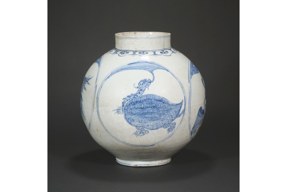 Korean ovoid jar soars to $344,400 at ACES Gallery auction